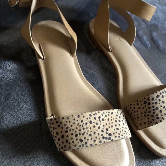 ANN TAYLOR LOFT ANIMAL PRINT Sandals - Picture 2 of 6